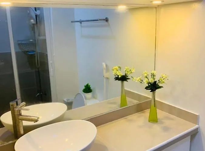 Trees Residences Aparthotel Manila
